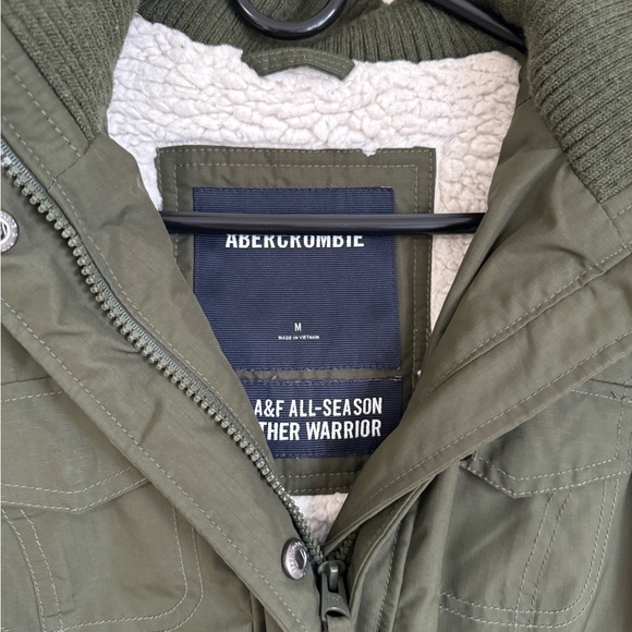 ABERCROMBIE OLIVE JACKET - Picture 3 of 6